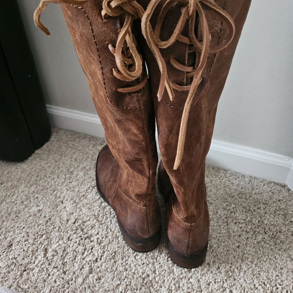 Born tall boot